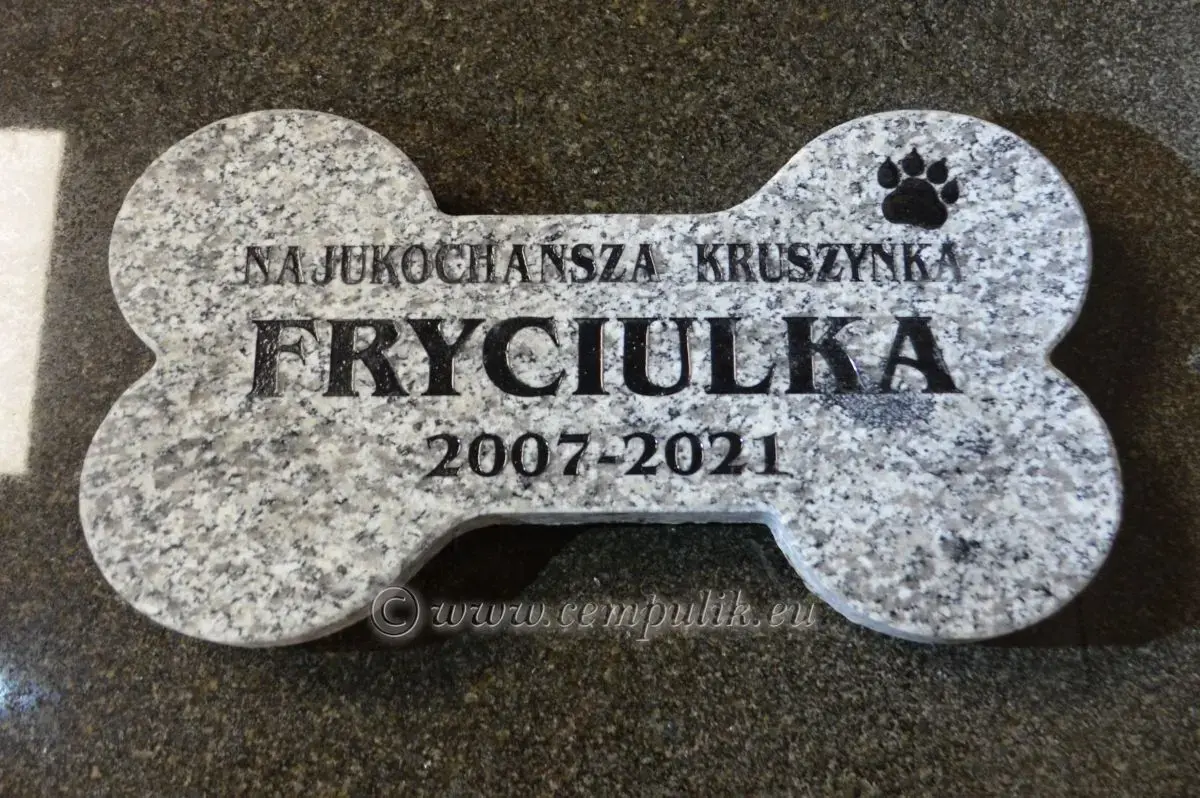 Nagrobek dla psa w kształcie kości – Personalizowana pamiątka z granitu