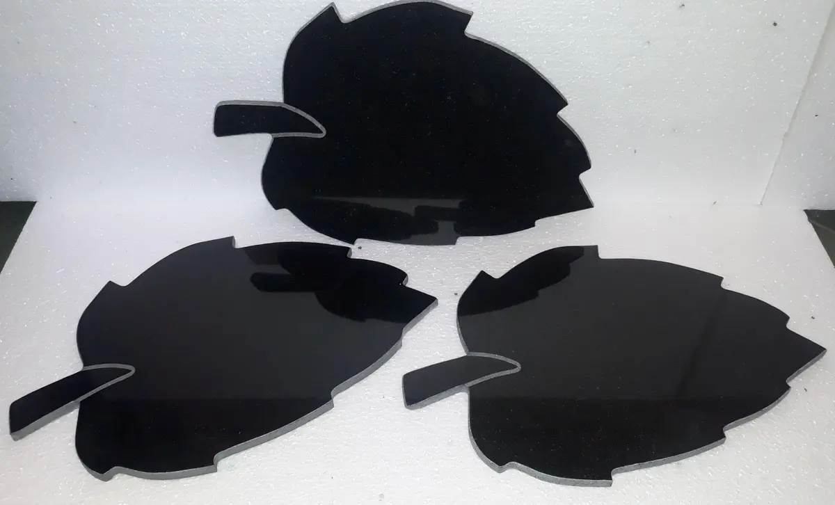 Große Grabplatte in Blattform - ein elegantes Denkmal für Ihr geliebtes