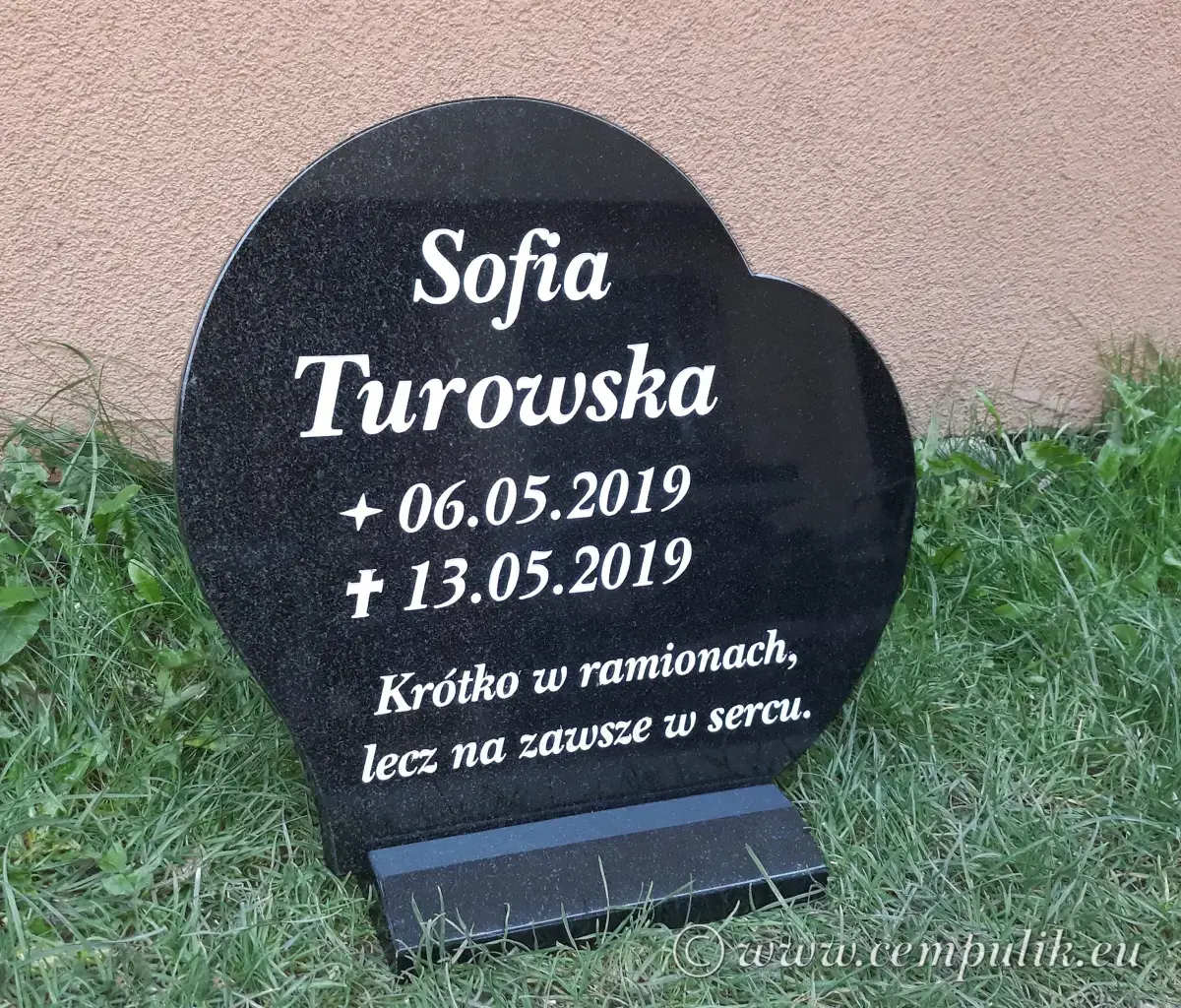 serce pochylone do ustawienia na nagrobku