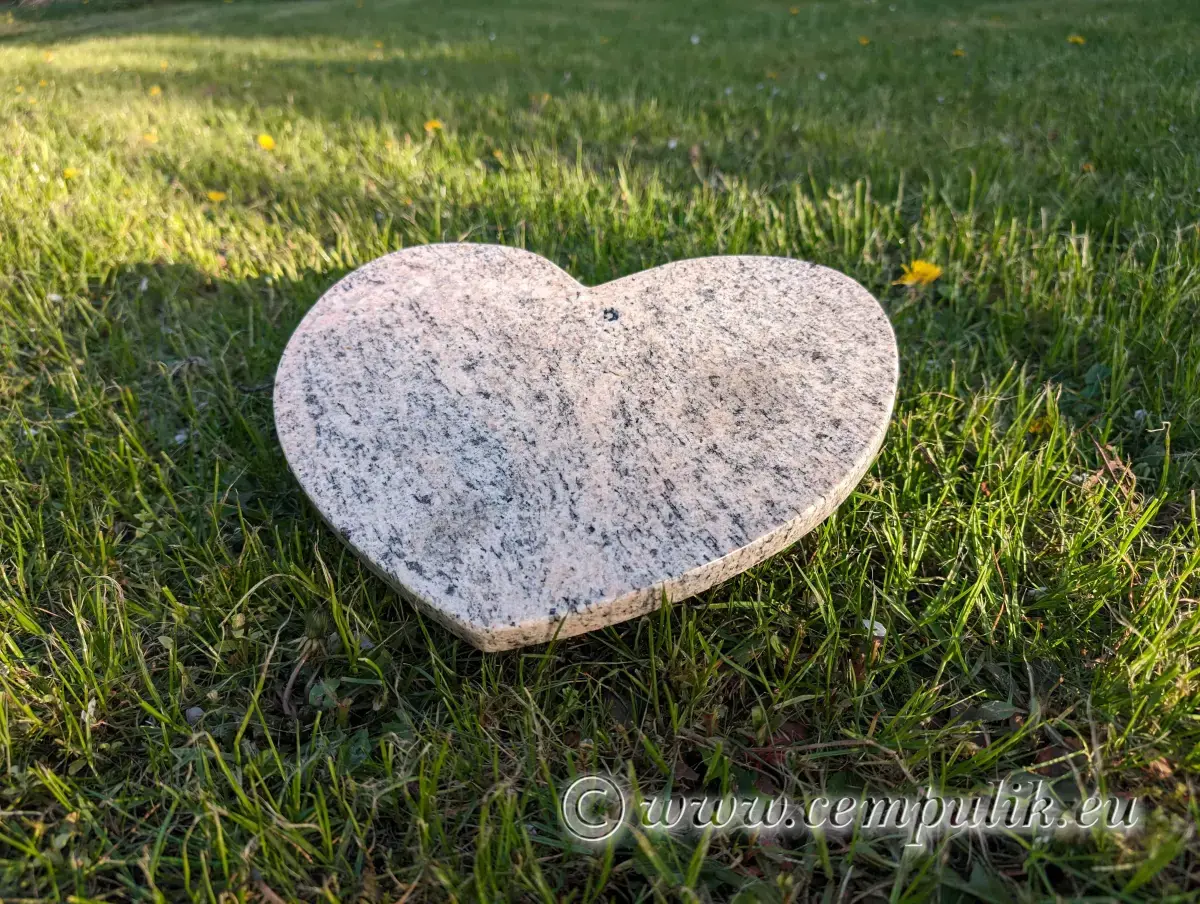 Kremowe Serce Granitowe - Wyraziste Upamiętnienie dla Twojego Zwierzęcia (granit3)