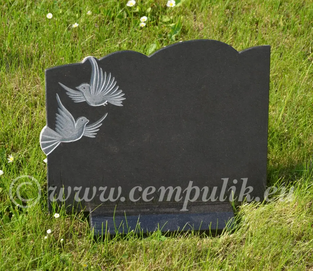 Serce rzeźbione gołębie na nagrobek